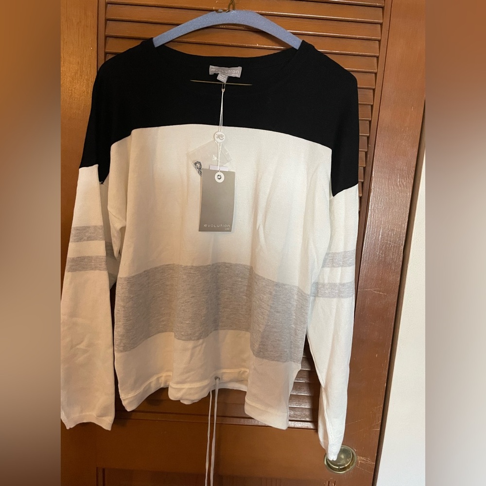 Revolution Men's Black, White, and Gray Long Sleeve Tee